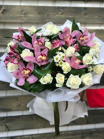 Букет цветов из: Розы и Хризантемы в Багаевской