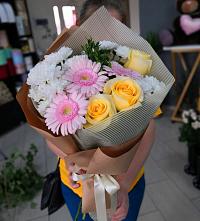 Букет цветов из:  Герберы, Розы и Хризантемы в Багаевской